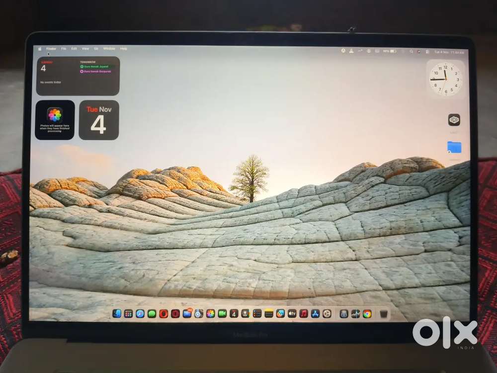 Macbook i9 16 RAM 1TB memory