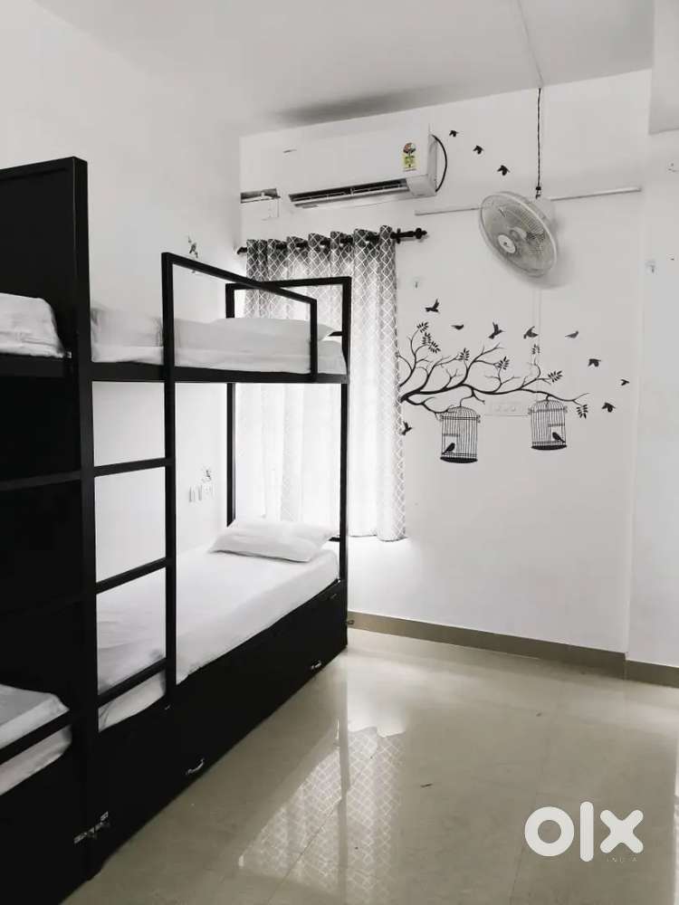 AC Boys Hostel(monthly)8bed share,4bed share