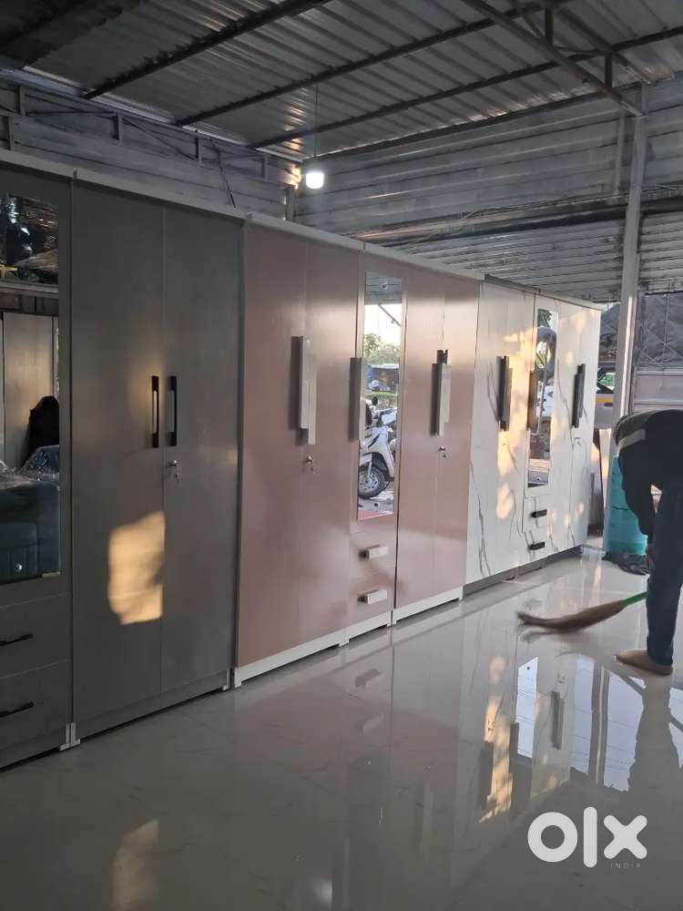 New brand 5 door wardrobe 6x6.5 premium quality..