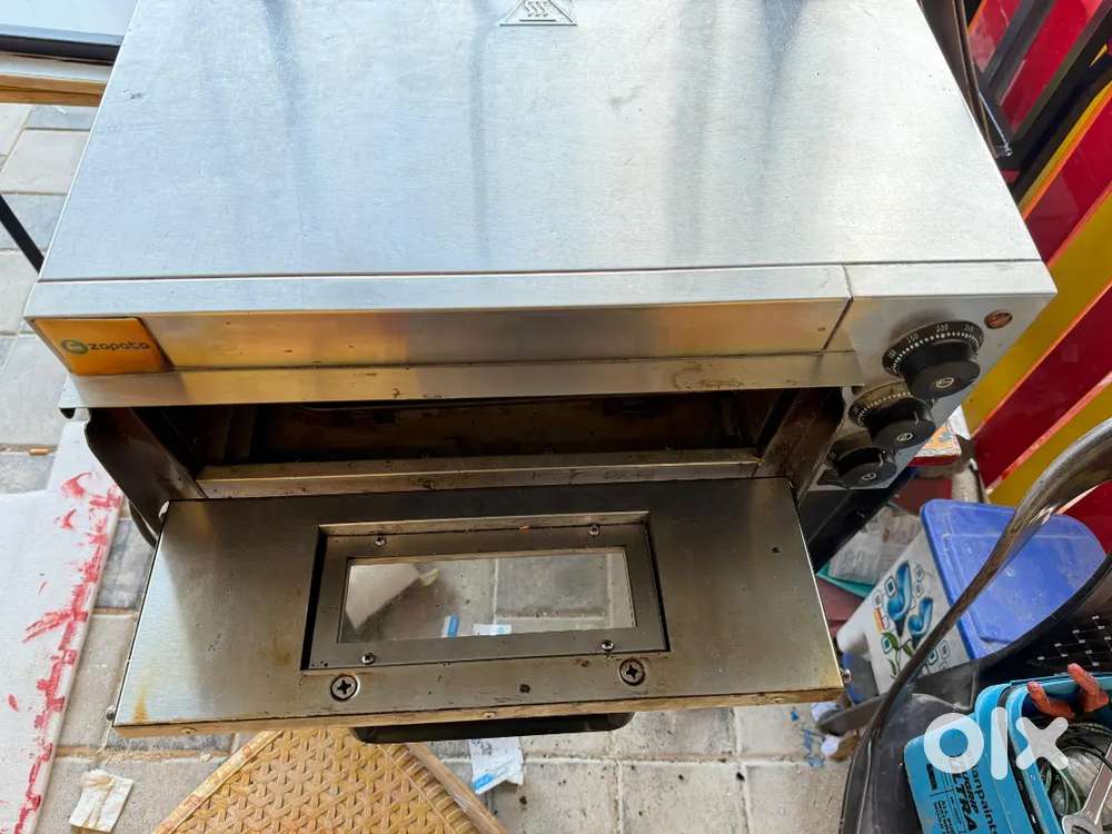 Electronic Pizza Oven (Only 10 months)