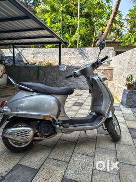 Vespa VXL 125