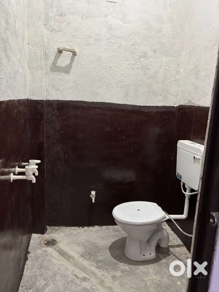 Mujhe female girl chiye jo room me rahe rent me dunga srif rahe