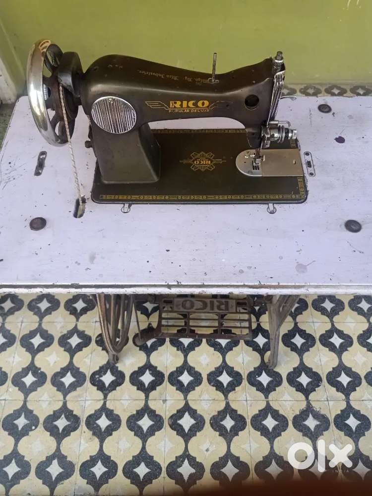 RECO Popular Deluxe सिलाई मशीन - चालू कंडीशन में 