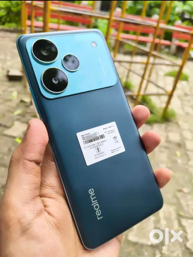 Realme p4 pro 8/128. 22 days old
