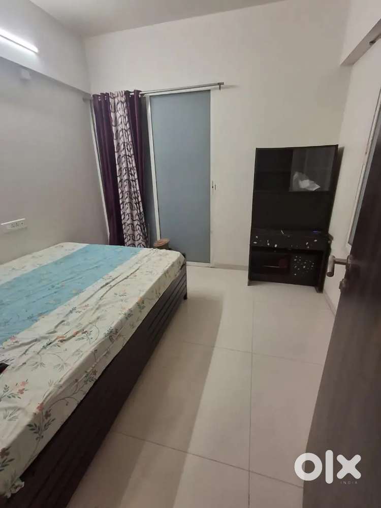 22000/- 2BHK SEMI FURNISHED KONDHWA PARGE NAGAR