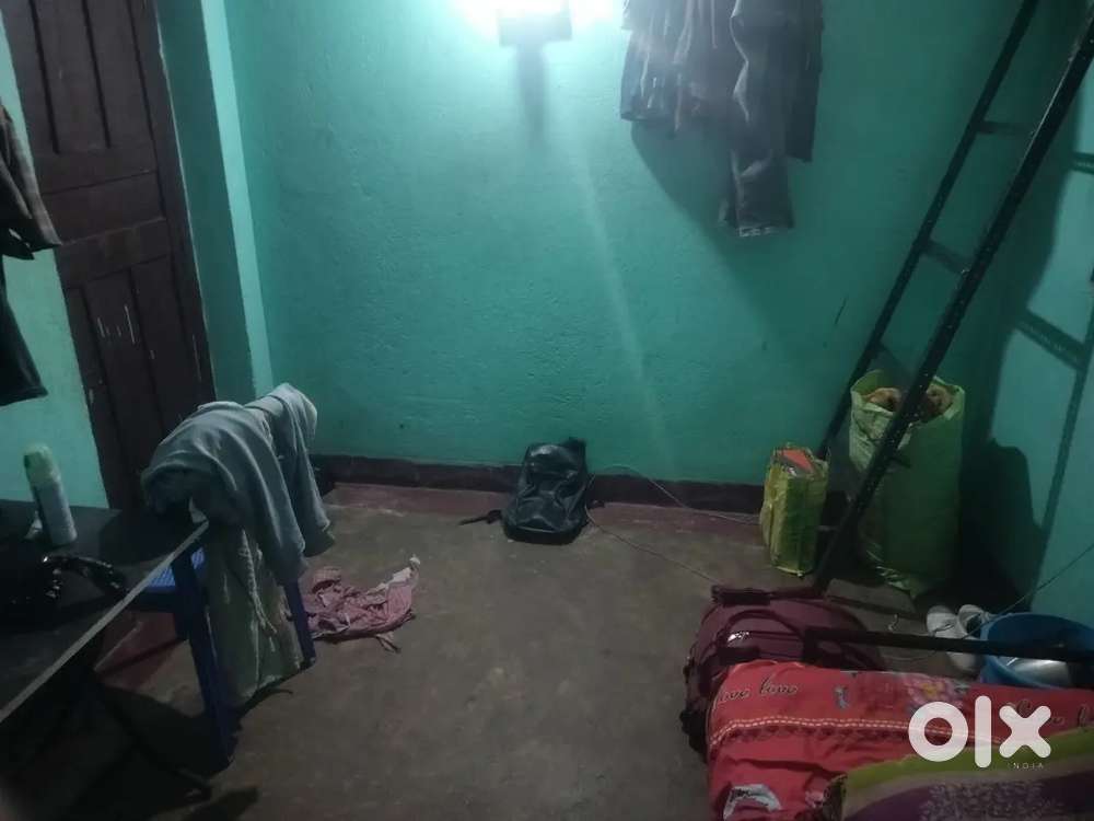 Ek room partner chahiye