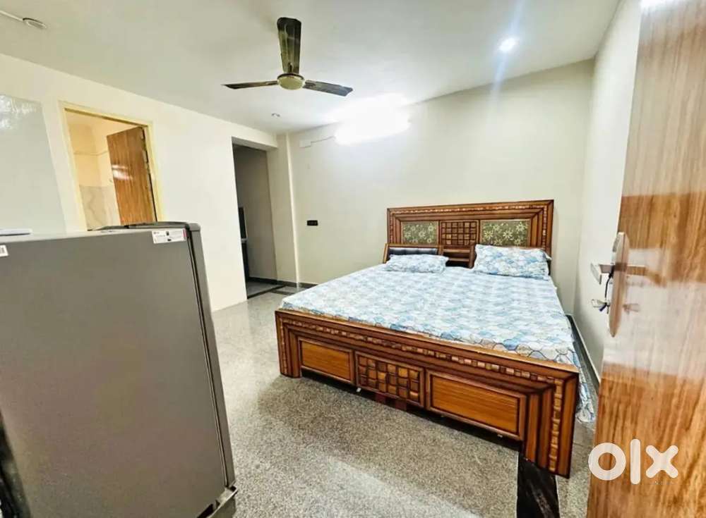 Looking for Roommate