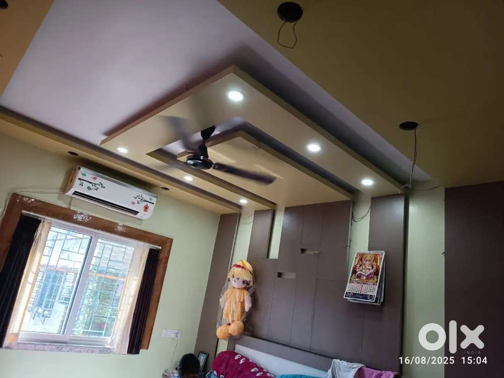 Near Airport gate no 2. 2bhk ready to move .flat 2bhk.882 sqft. top f