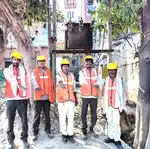 मीटर लगाने और मोबाइल पर डाटा चढ़ाने हेतु लड़कों की आवश्यकता है