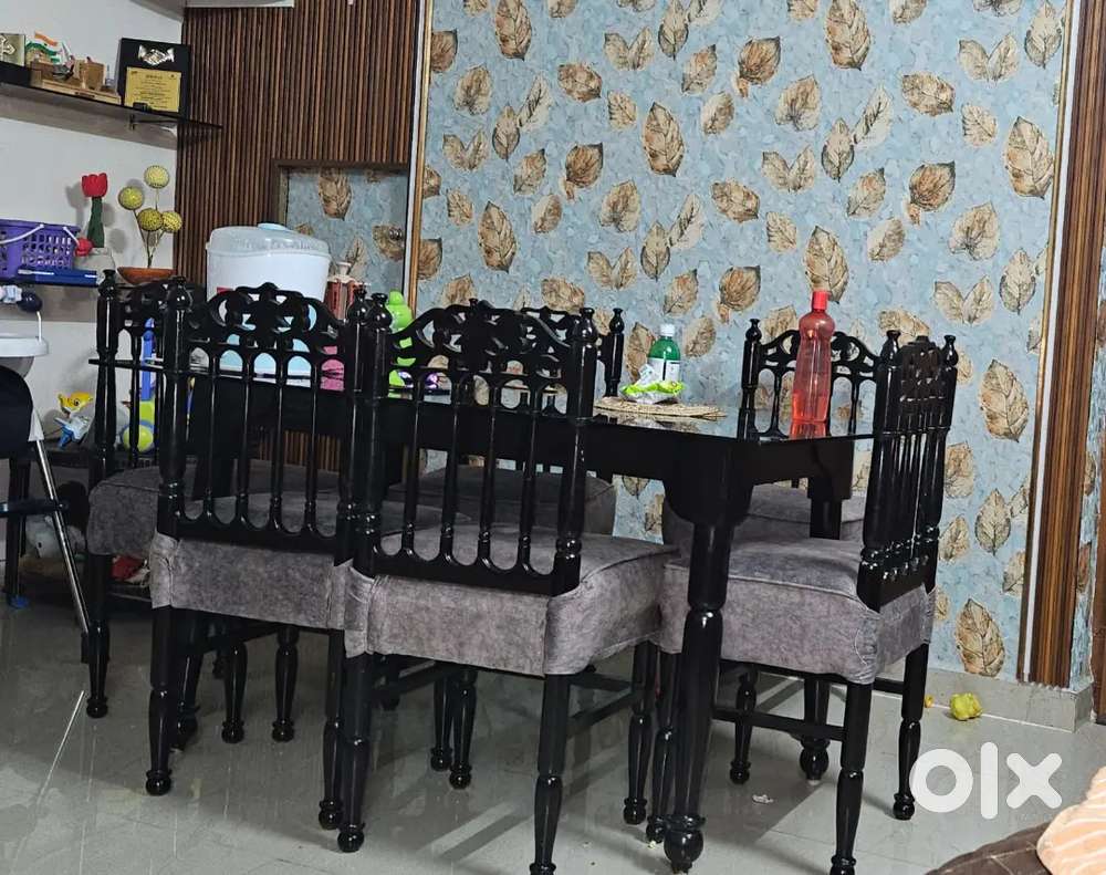 Dinning table pure sagwan