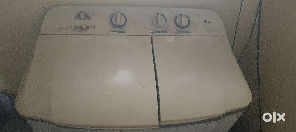 LG semi automatic washing machine