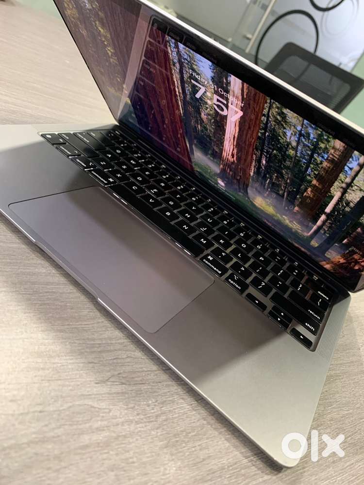 macbook Air M1 Chip/13inch Laptop/2020/8GB /512GB SSD/Working Good