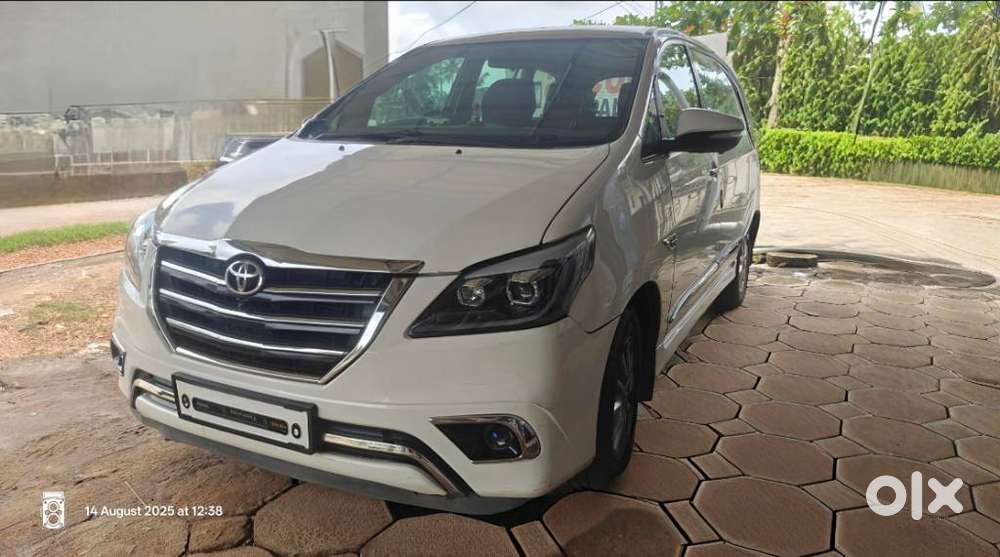 Toyota Innova 2.5 G (Diesel) 8 Seater BS IV, 2011