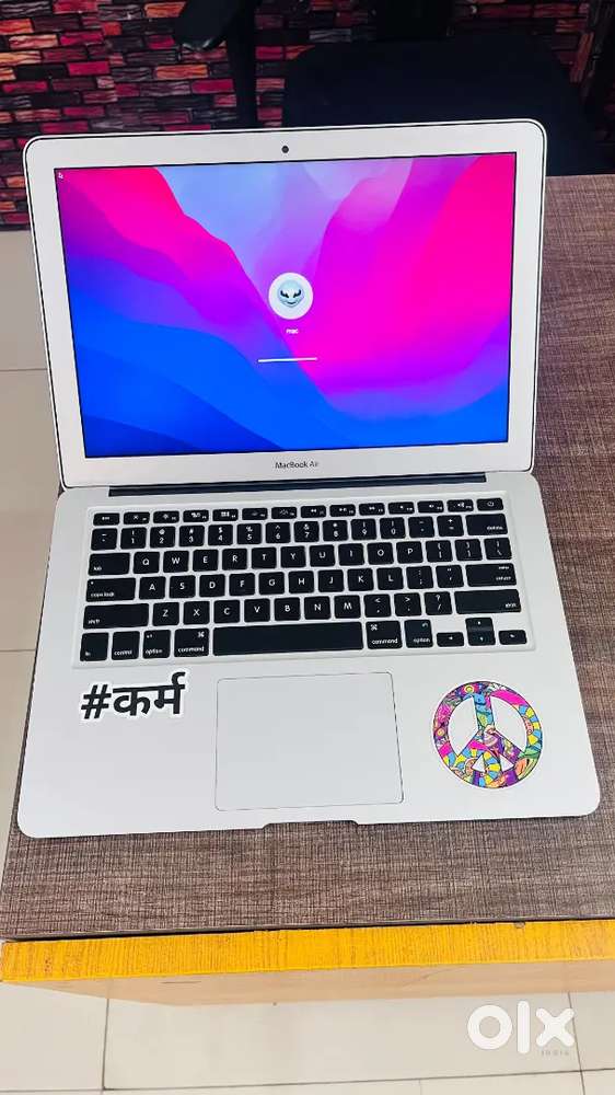 MacBook Air Core i5 (2015) Perfect Condition with charger