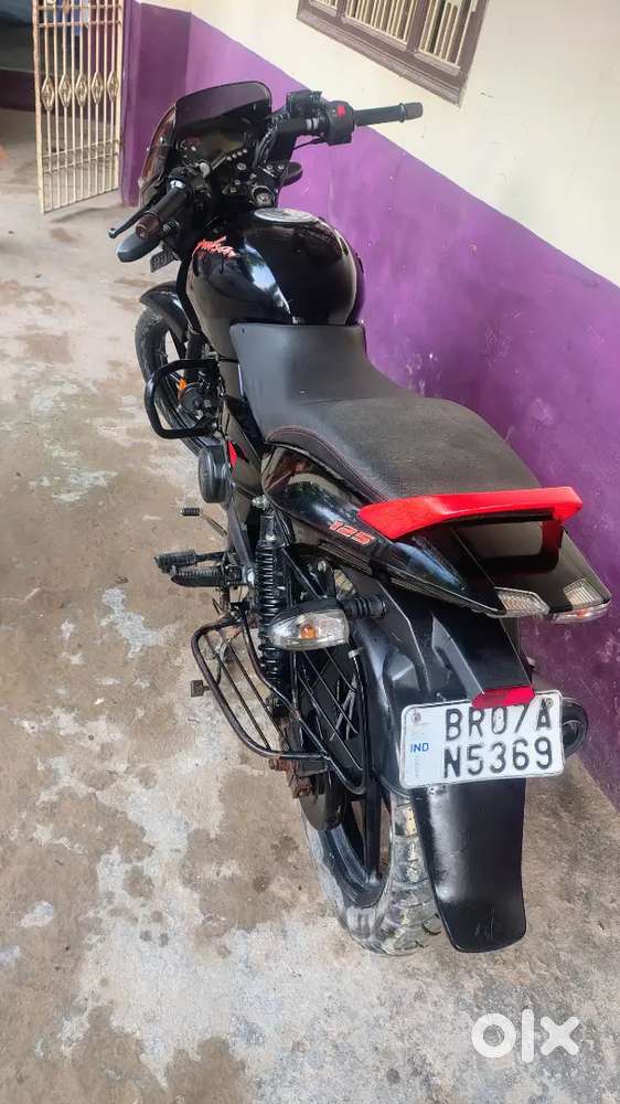 Haa main bech raha hou