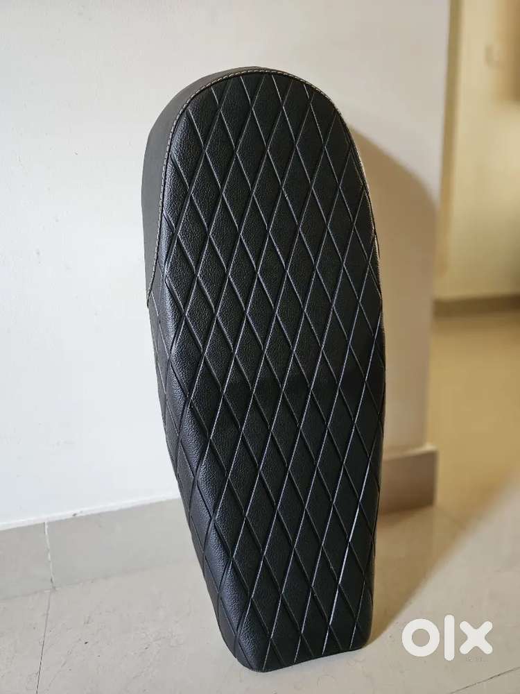 Interceptor 650 Seat