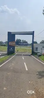 Apni Zameen, Apna Ghar, Jaha se paas ho saara sheher.