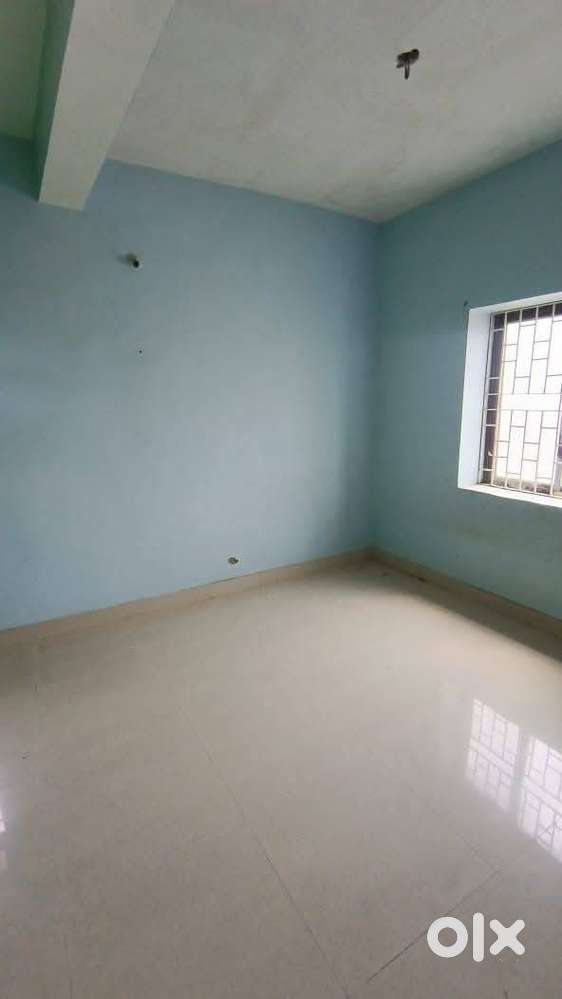 4 bhk flat for rent in prime location.