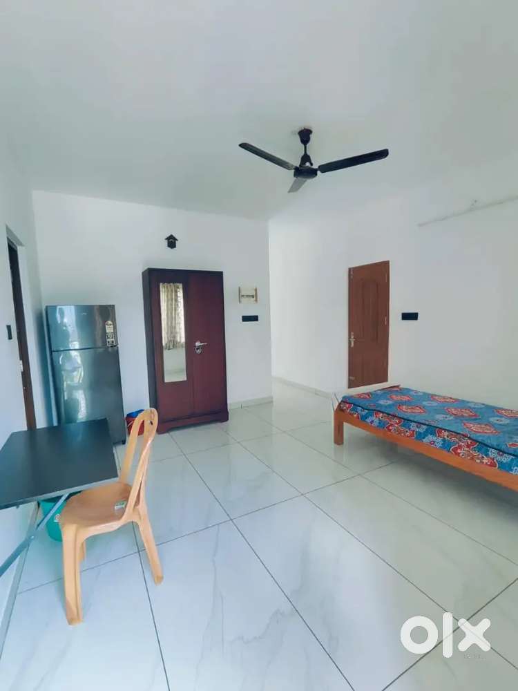 For one bachelor 1 RK rent in kakkanad near to noel focus and zudio