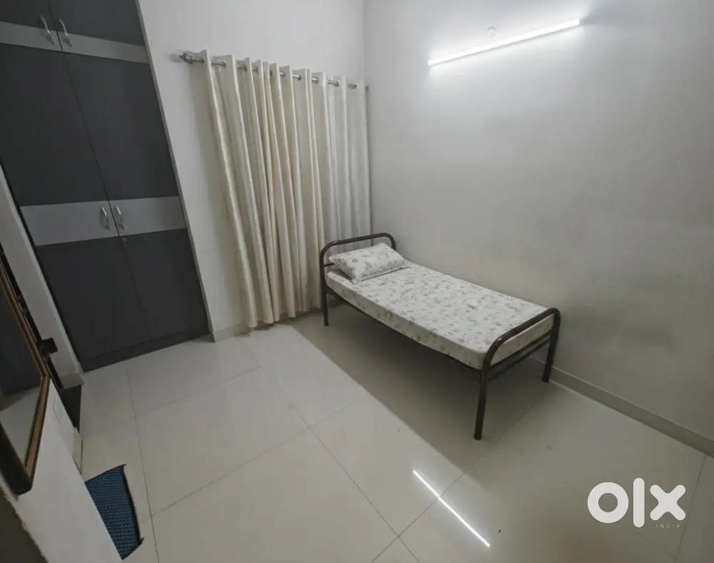 Fully Furnished Room for Rent - AC,Geyser,Ro Balcony, Kitchen, Laundry
