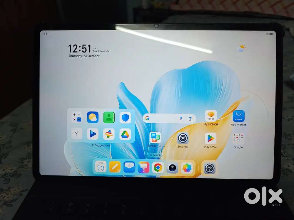Honor 9 pad with Bluetooth keyboard for sale
