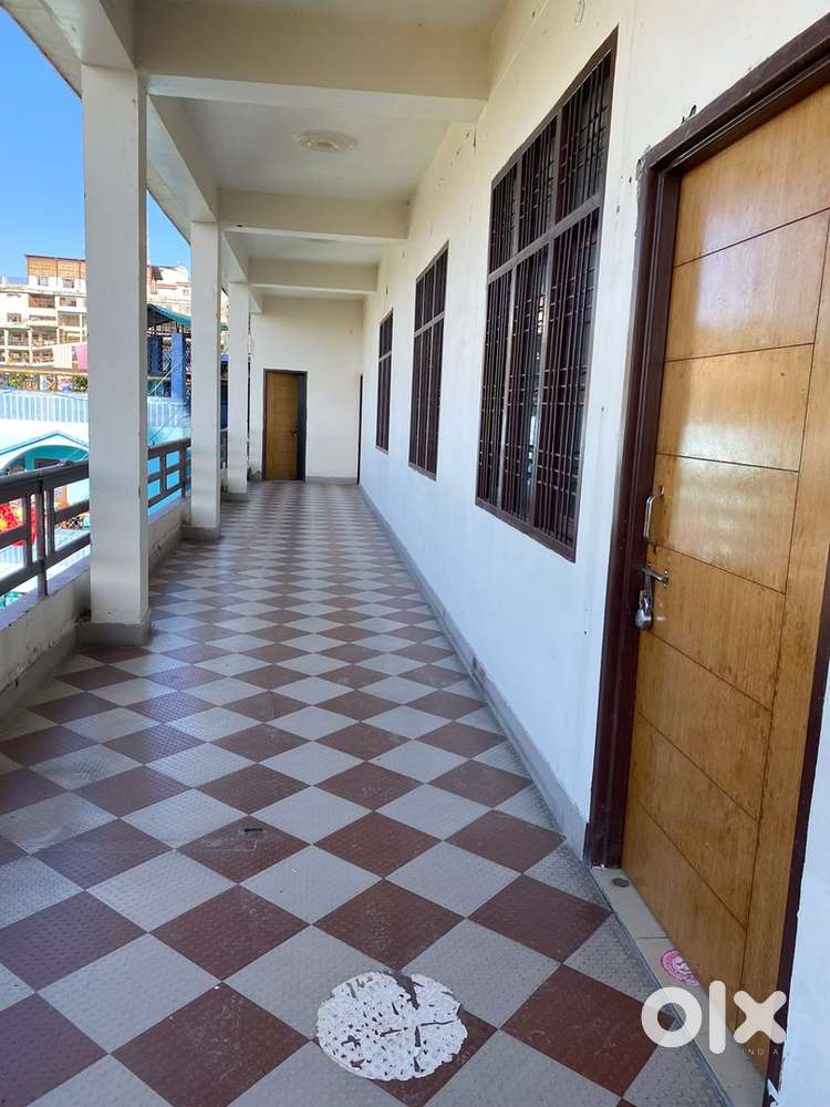 Link Road next to GGIC school-Very Big Hall, Sun facing, Prime Land