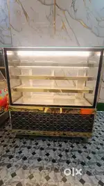 Cake , pastry fridge