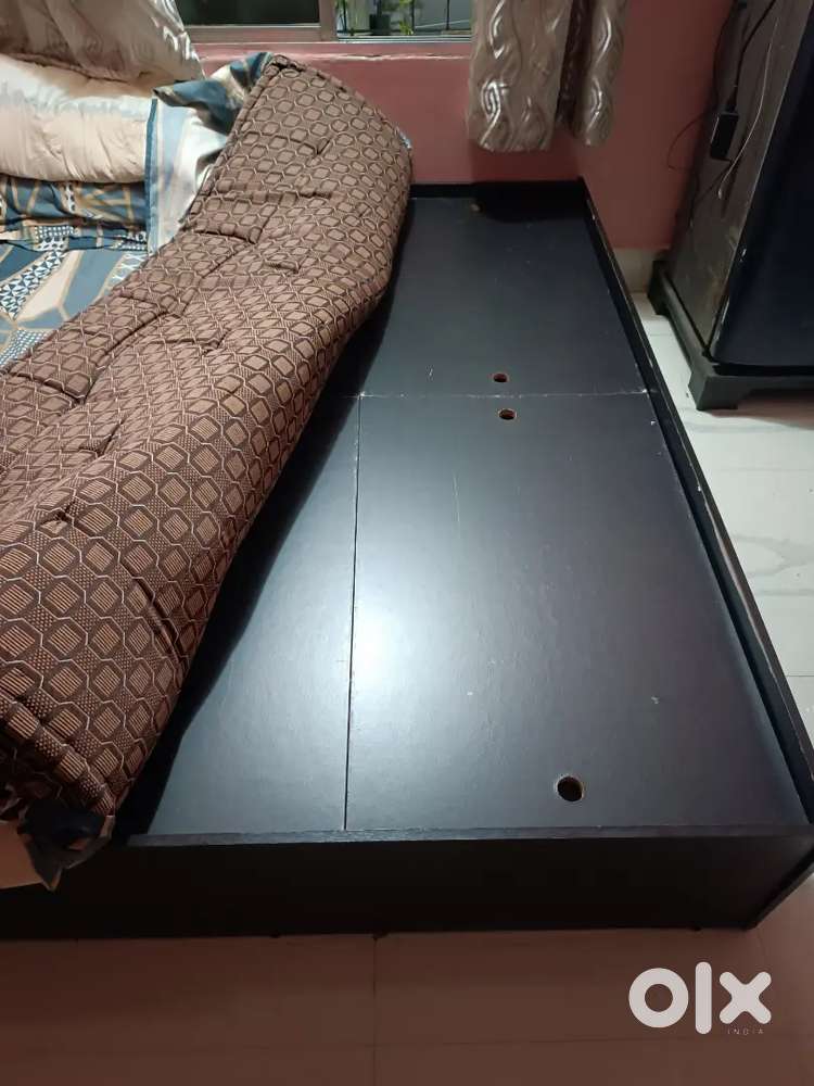 KING SIZE BOX BED