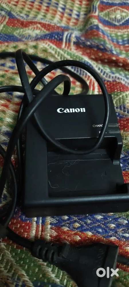 Canon eos 1300D