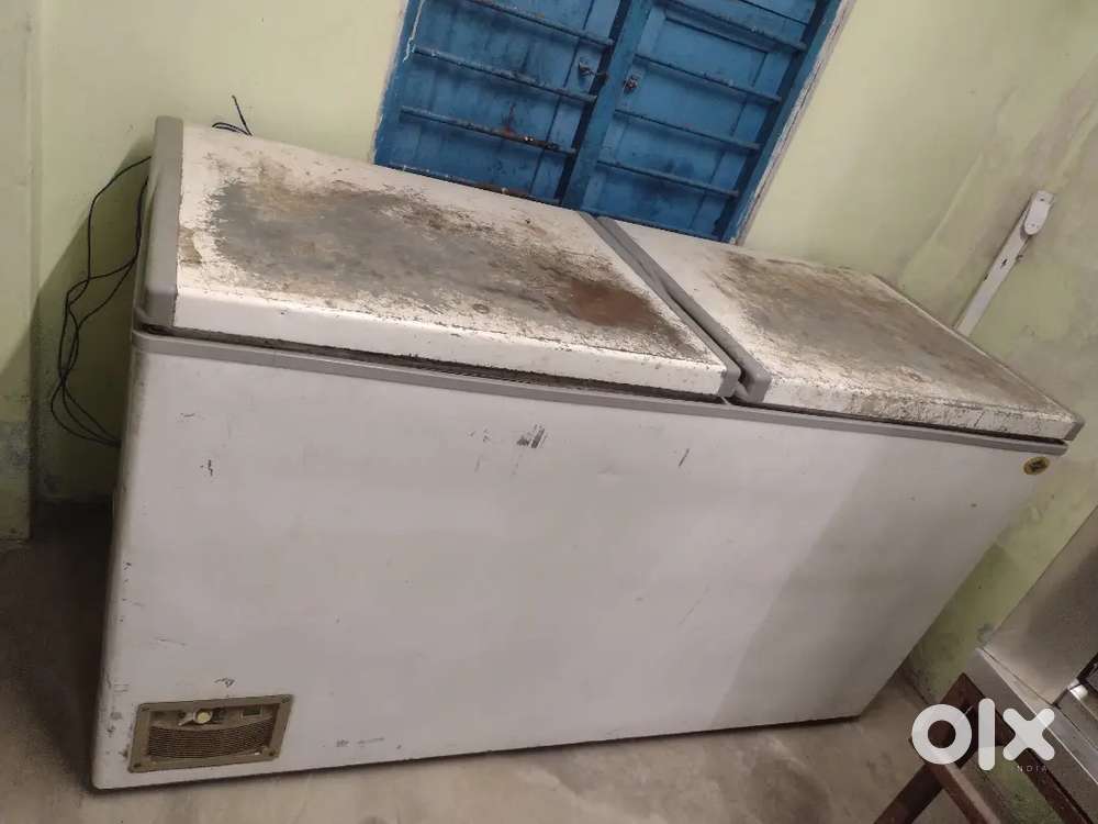 Double door Deep freezer.