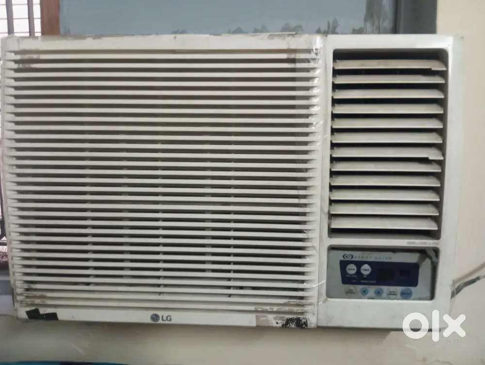 LG 1.5 Ton Window AC in Good condition.