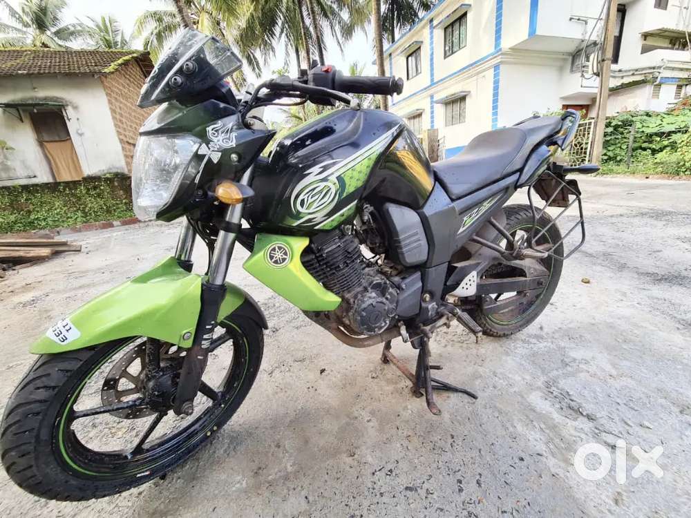 Fz-s black green colour