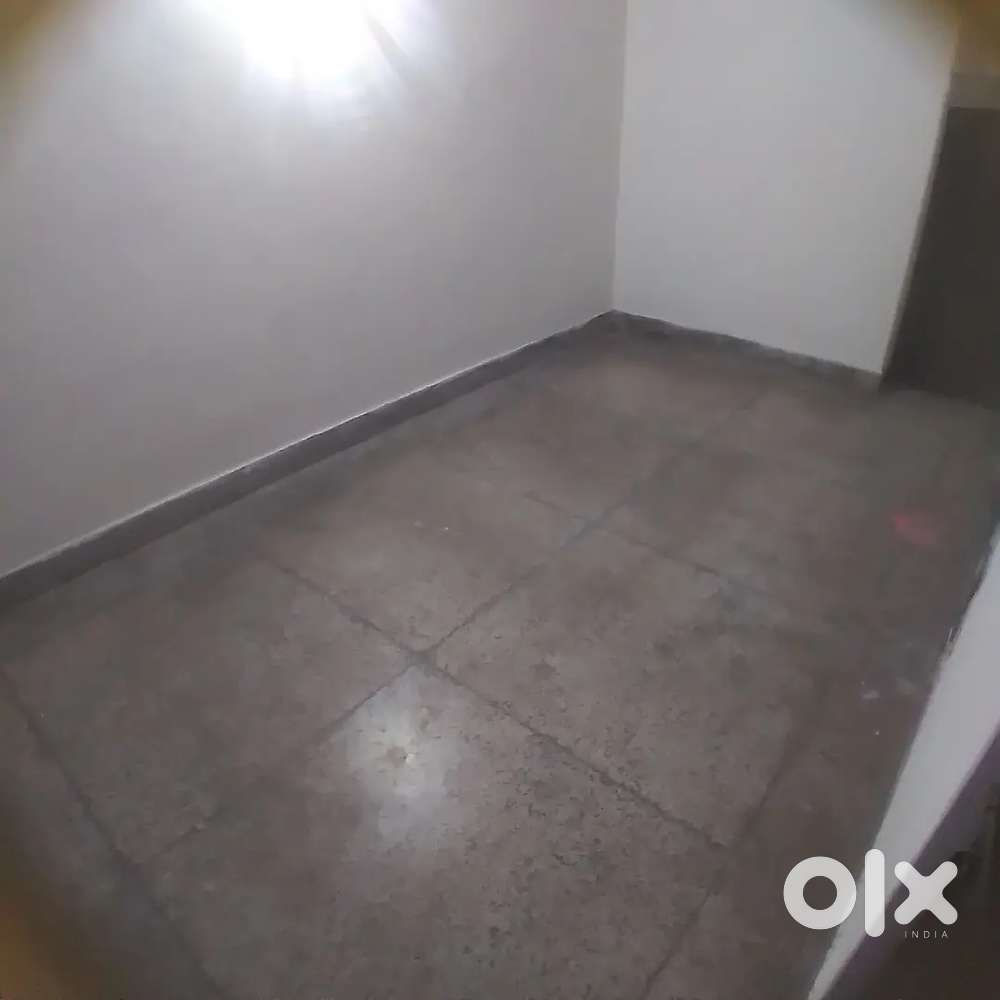 COMMERCIAL SPACE =&gt; 170-SQFT (17X 10); Additionally 35-SQFT (5X7)