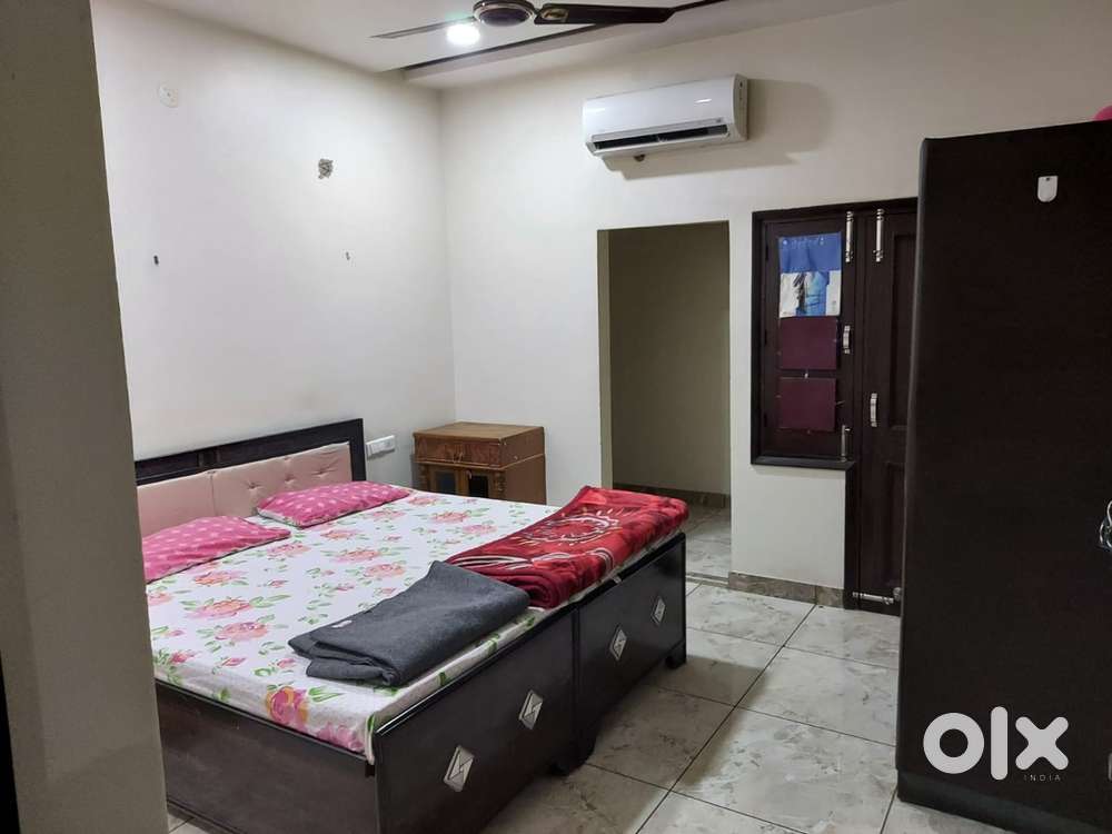 1 room set only for girls