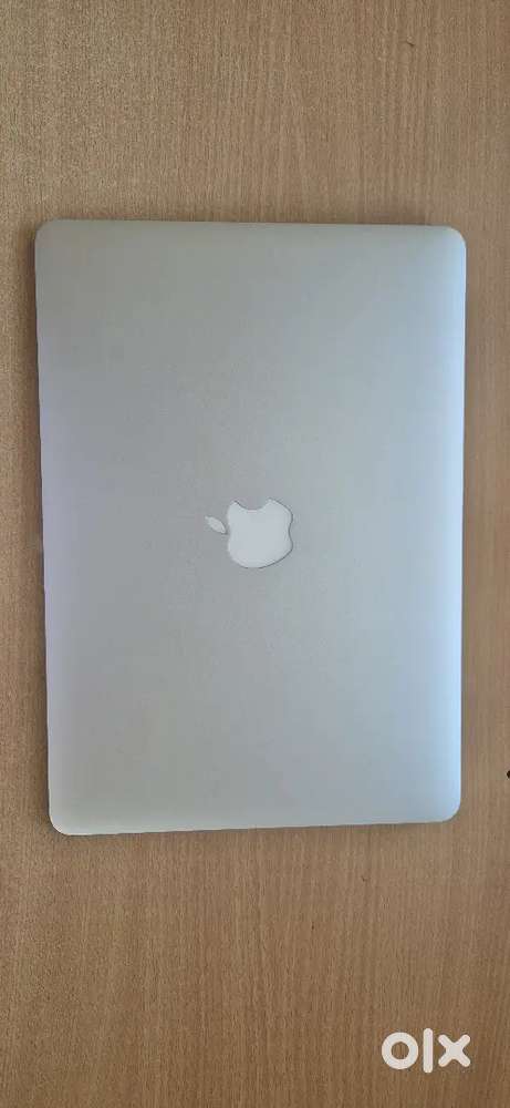MacBook Air 15  Intel i5  8GB RAM  256GB SSD  Excellent Condition