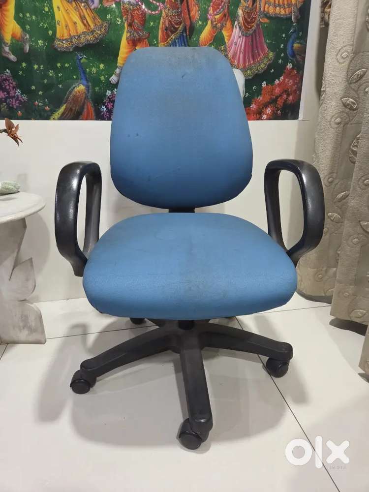 Computer revolving chair