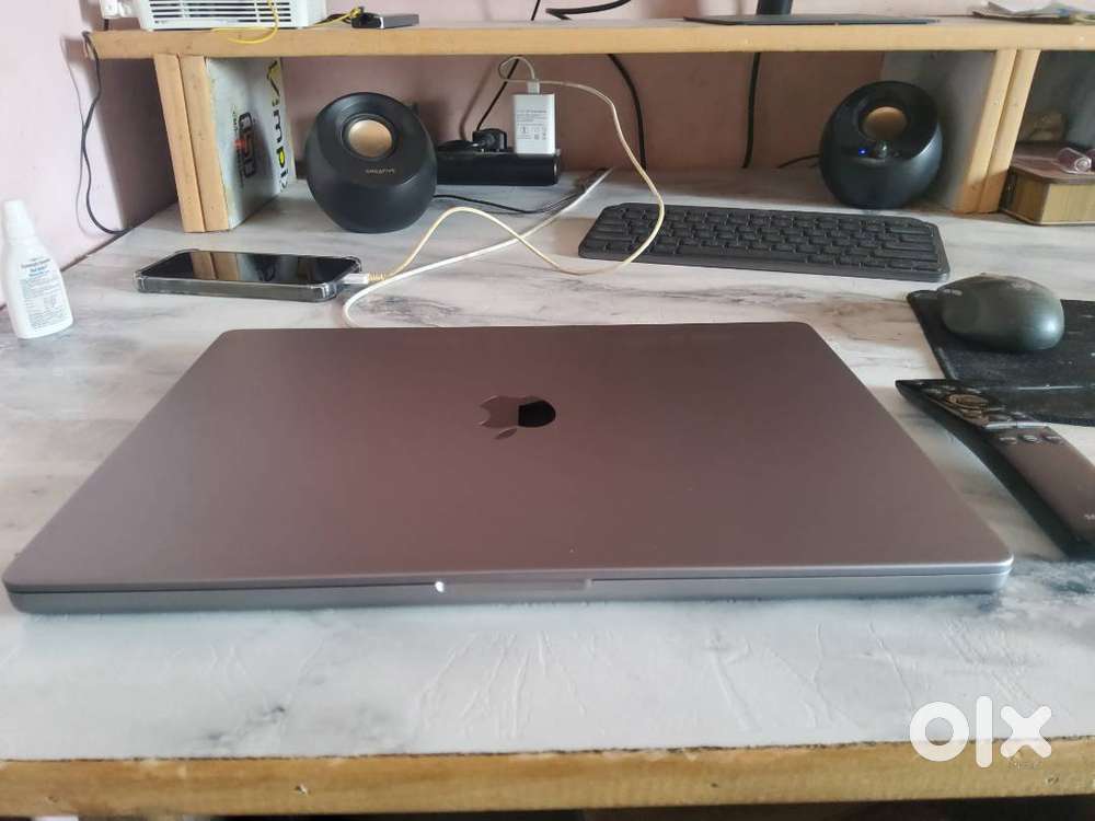 Macbook pro M2 pro 16/512 12 core cpu 19core gpu