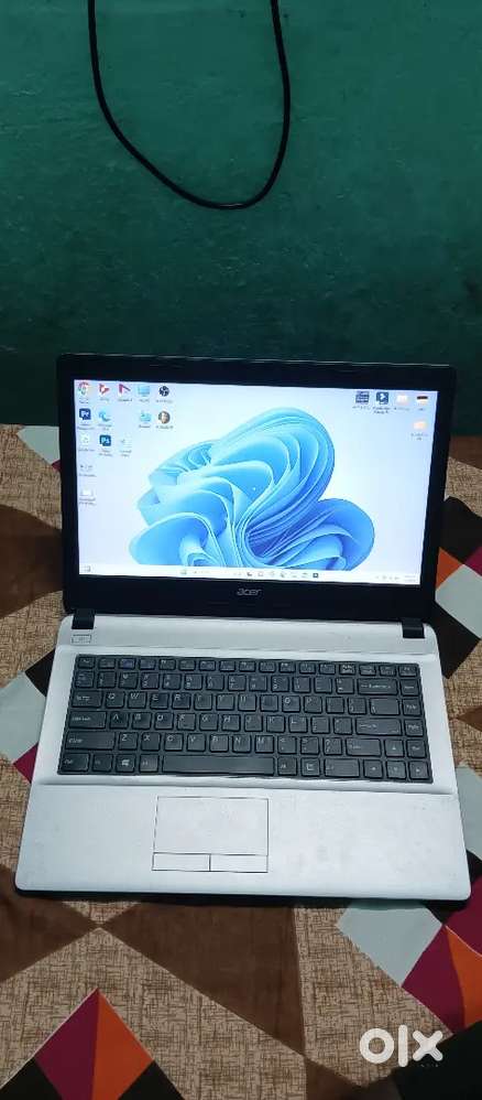 Acer laptop i3 7th generation good condition