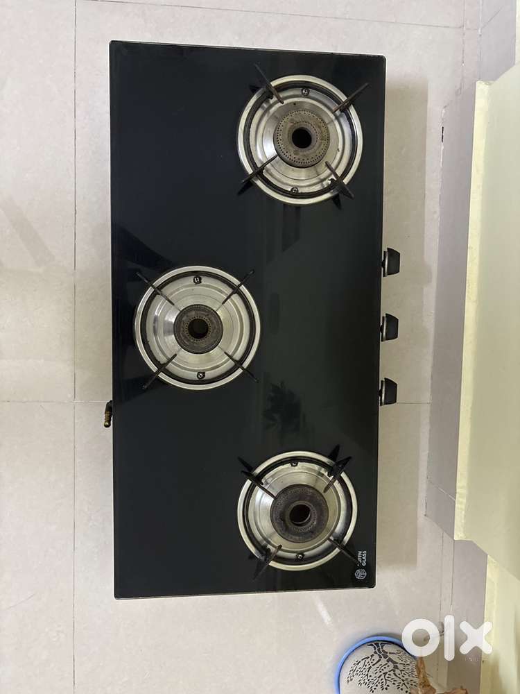 Surya flame 3 burner gas stove in very good condition