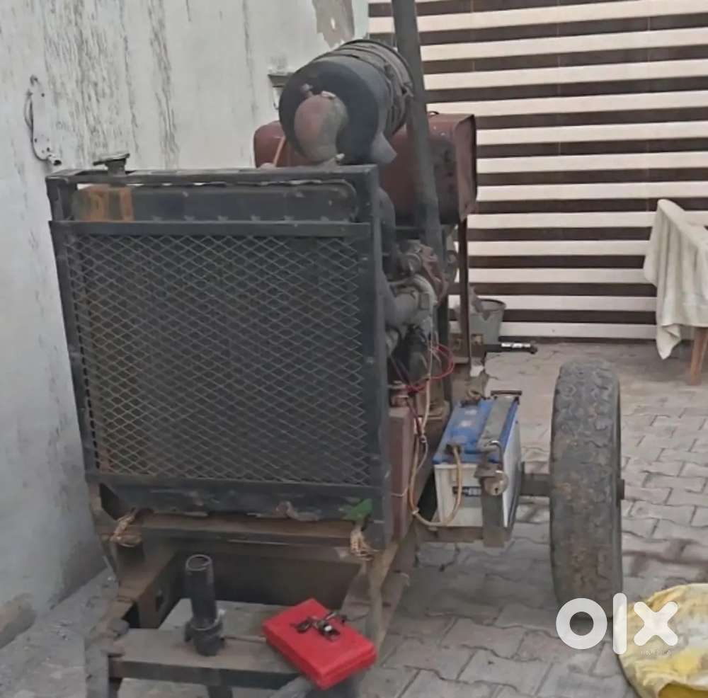 Bhaut hi thoda chala hua genrator. H bilkul new condition 25 kv