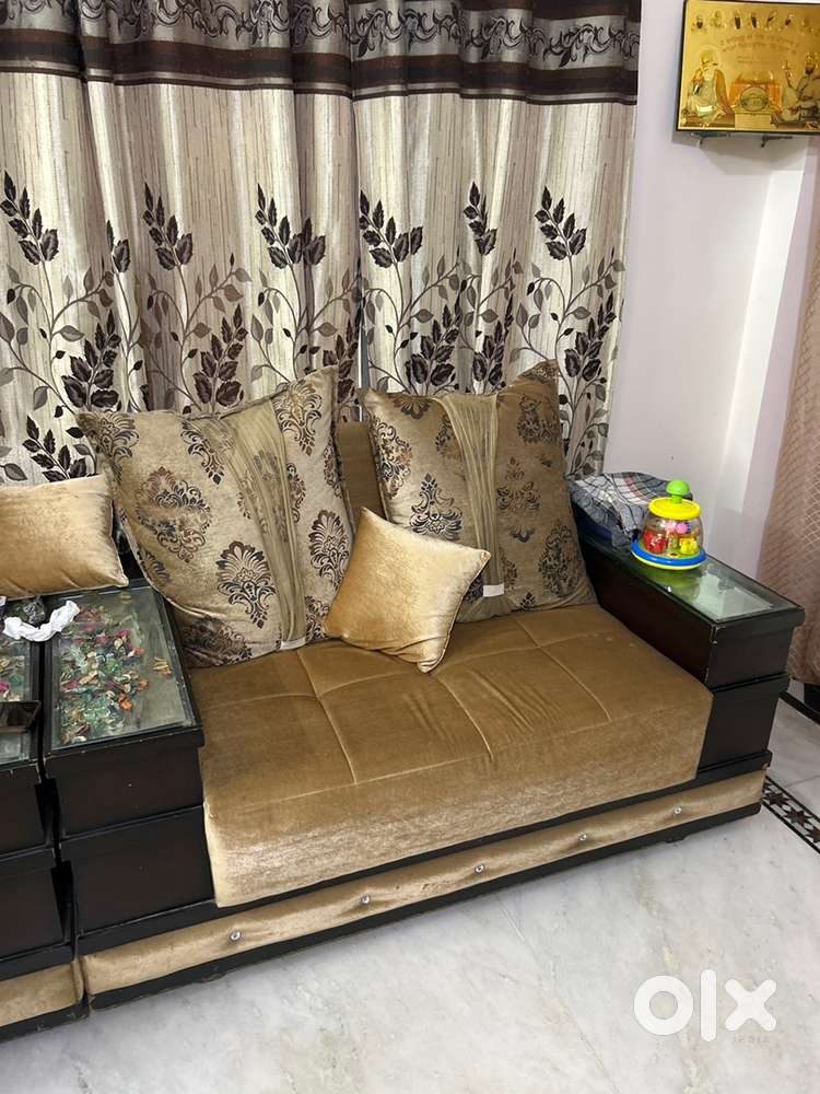Seven seater sofa set