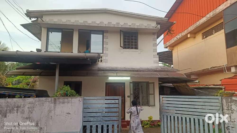 Plot with house for sale, thiruvampady alappuzha