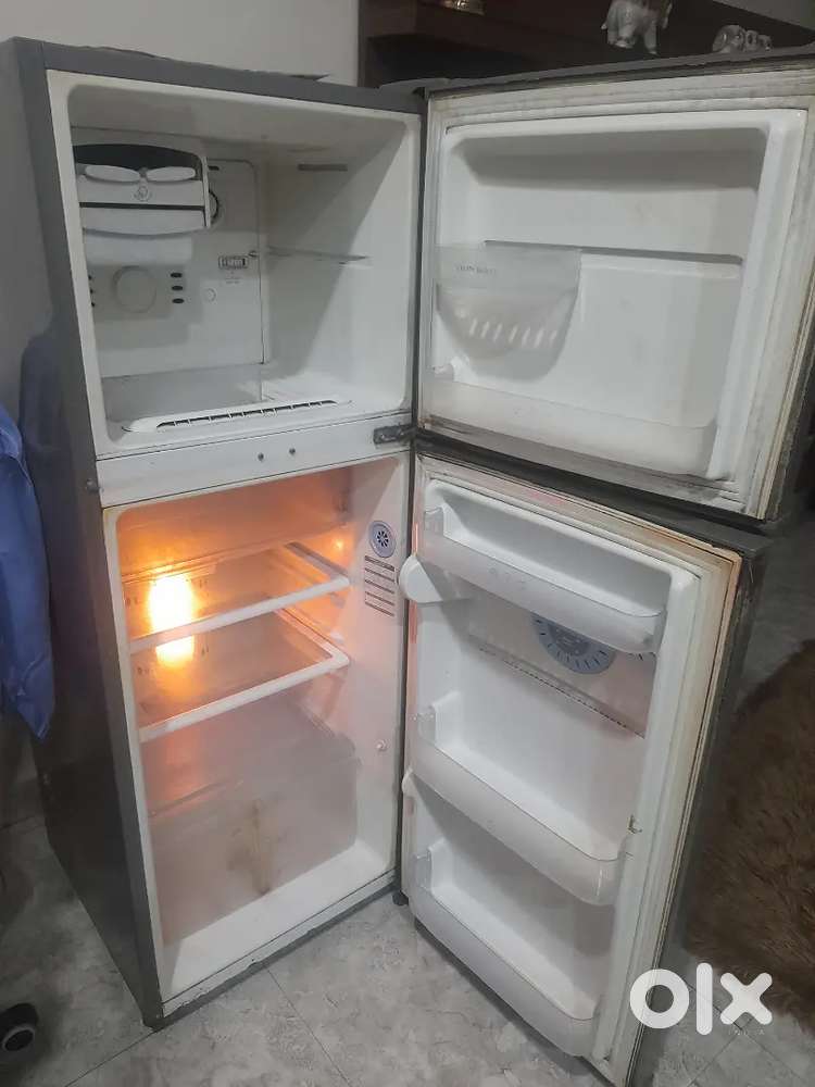 refrigerator 210L