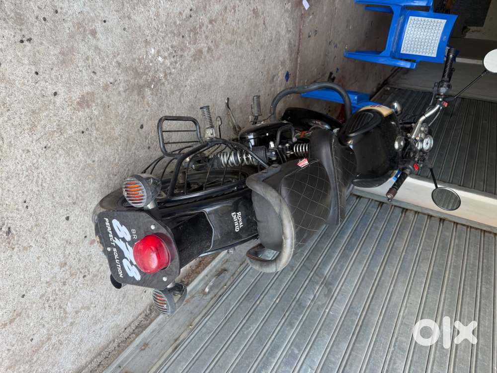 Royal Enfield 2017 model classic 350 black clr