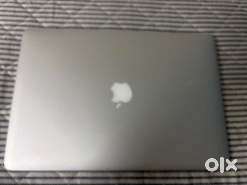 Laptop mac book