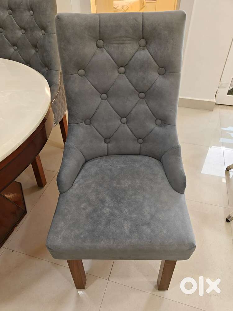 Perimum Chair with Leather finish