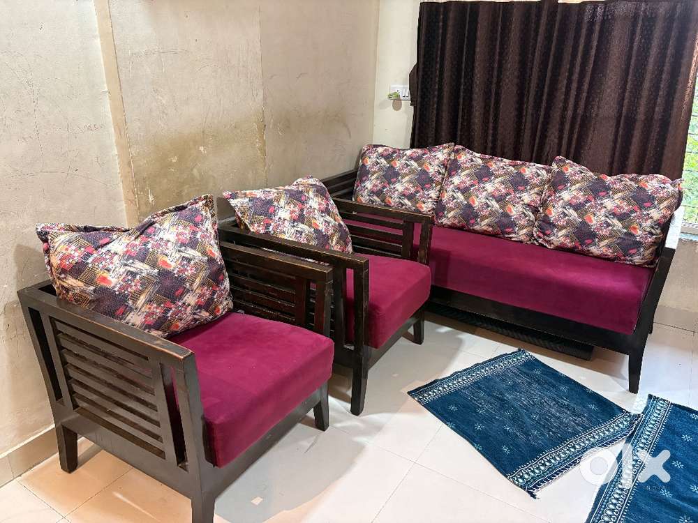 Wooden sofa 3 seaters + 2 chairs