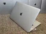 Apple Macbook Pro i7/16/512/5.5gb Graphics 15inch Retina Touchbar