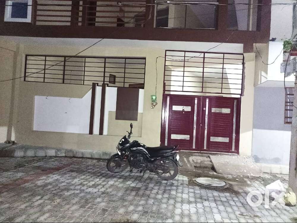 2 BHK ROOMS are available for rent.