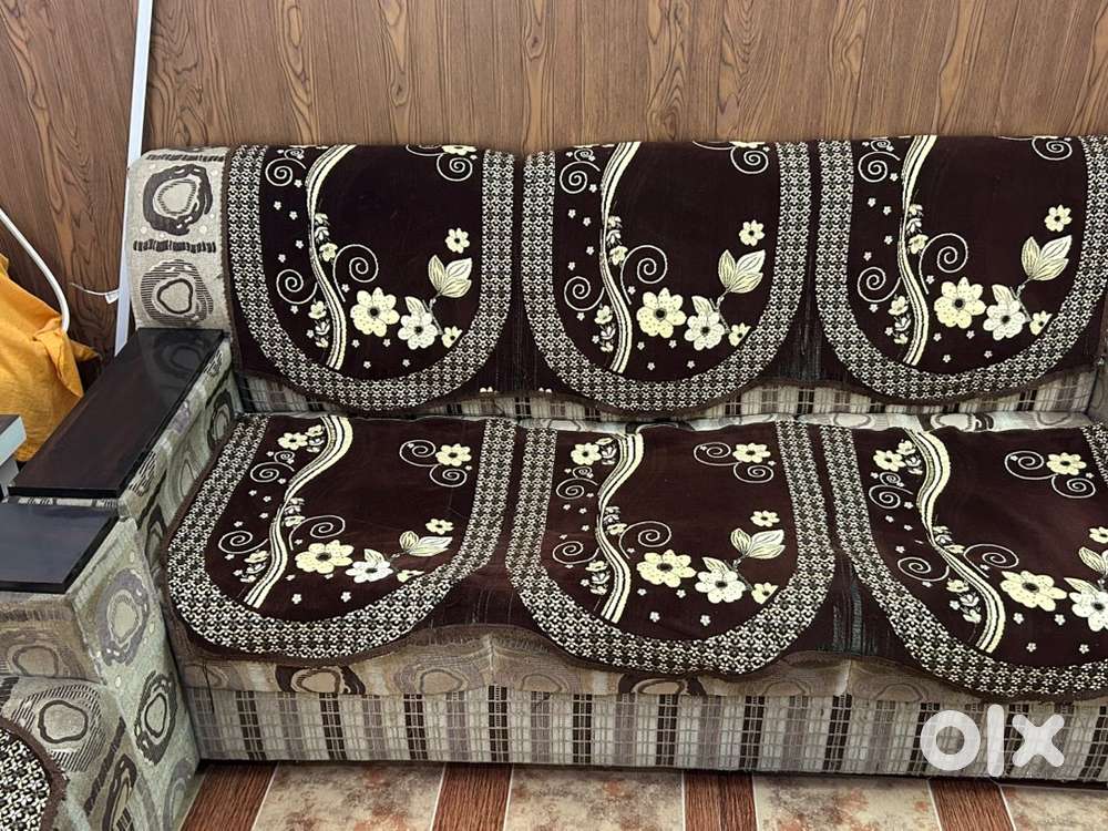 Sofa 5 seater with storage table